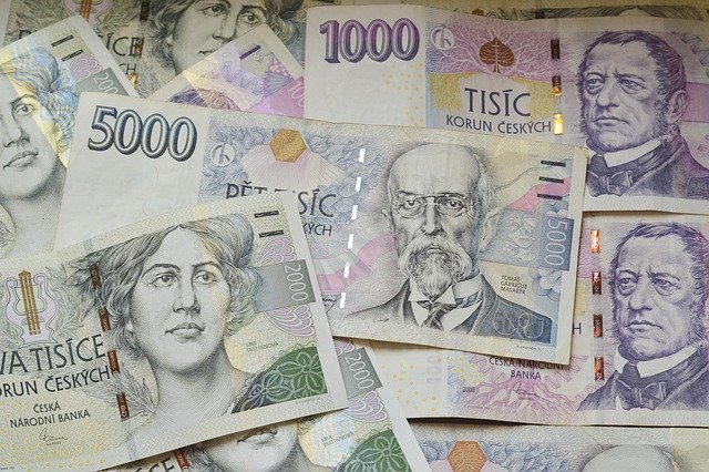 různorodé české bankovky